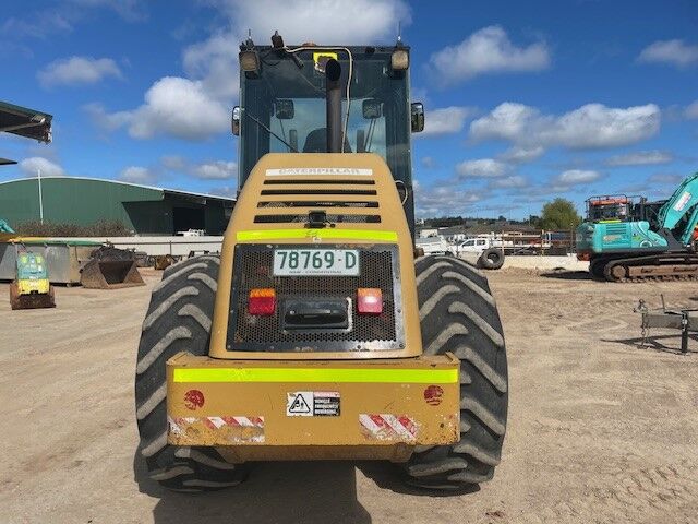 Caterpillar CP533E 12T Padfoot Roller