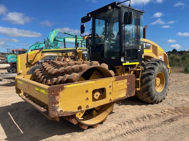 Caterpillar CP54B 12T Padfoot Roller