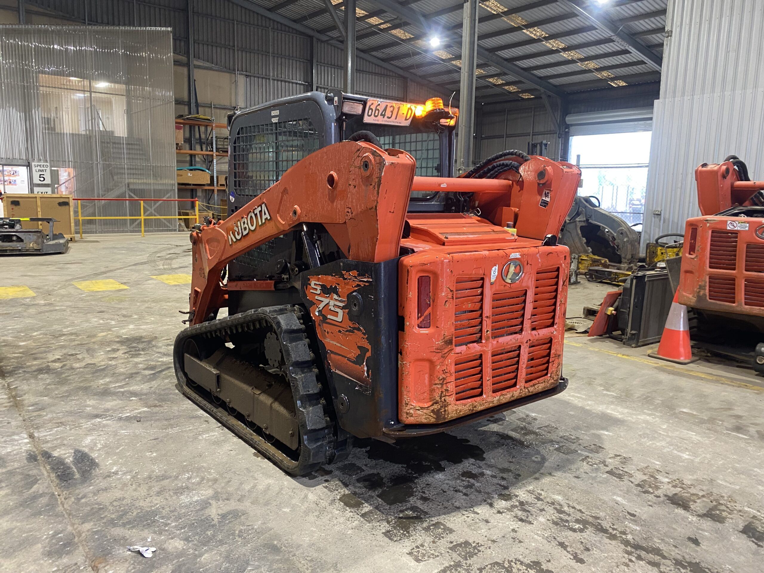 Kubota SVL75 75HP Track Loader SYD image 3