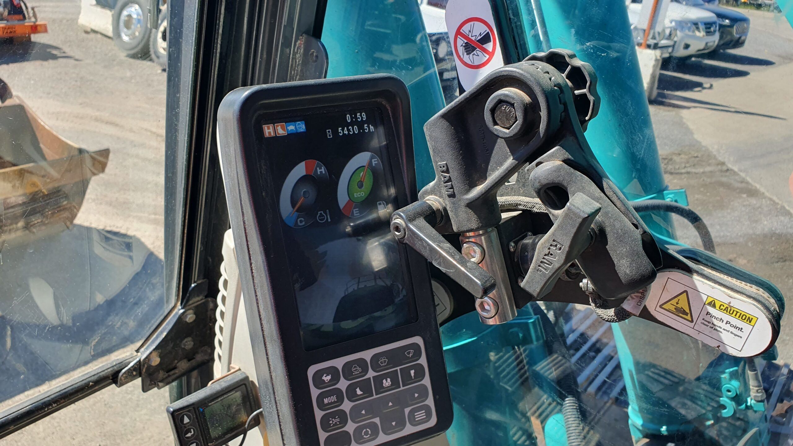 Kobelco SK300LC-10 30t Excavator image 9