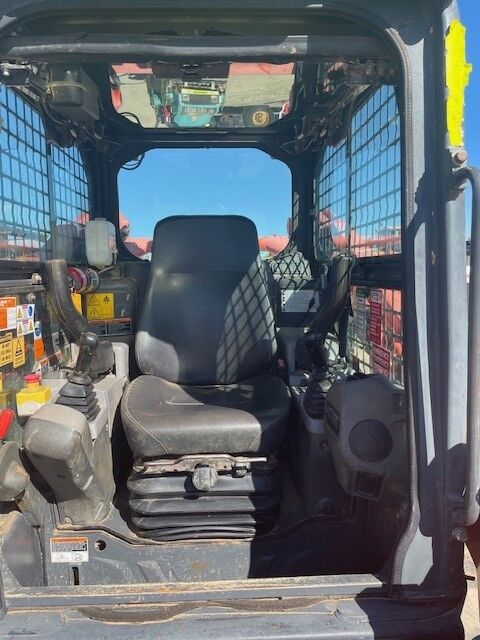 Kubota SVL90-2 90HP Track Loader image 8