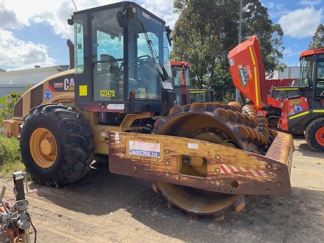 Caterpillar CP56 12T Padfoot Roller