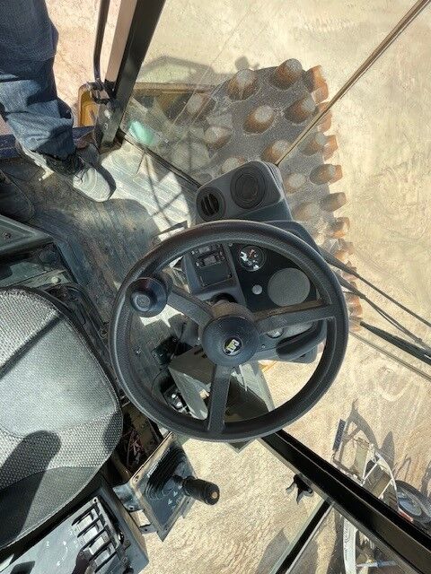 Caterpillar CP533E 12T Padfoot Roller image 9