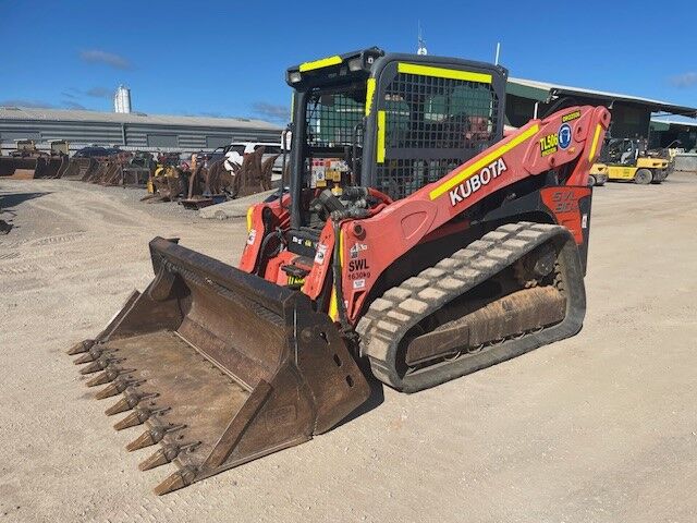 Kubota SVL90-2 90HP Track Loader