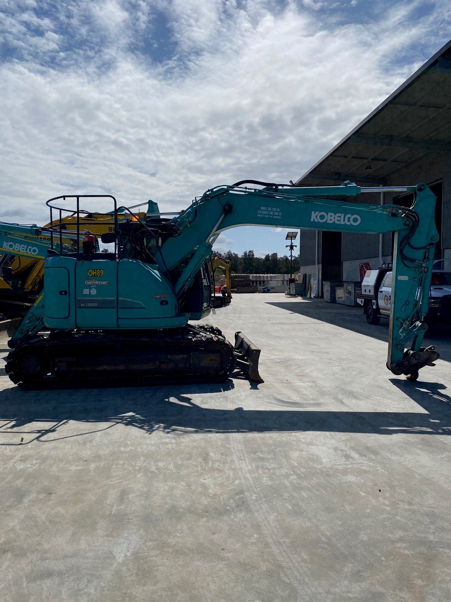 Kobelco SK135SR-3 13.5T Excavator – QLD image 3