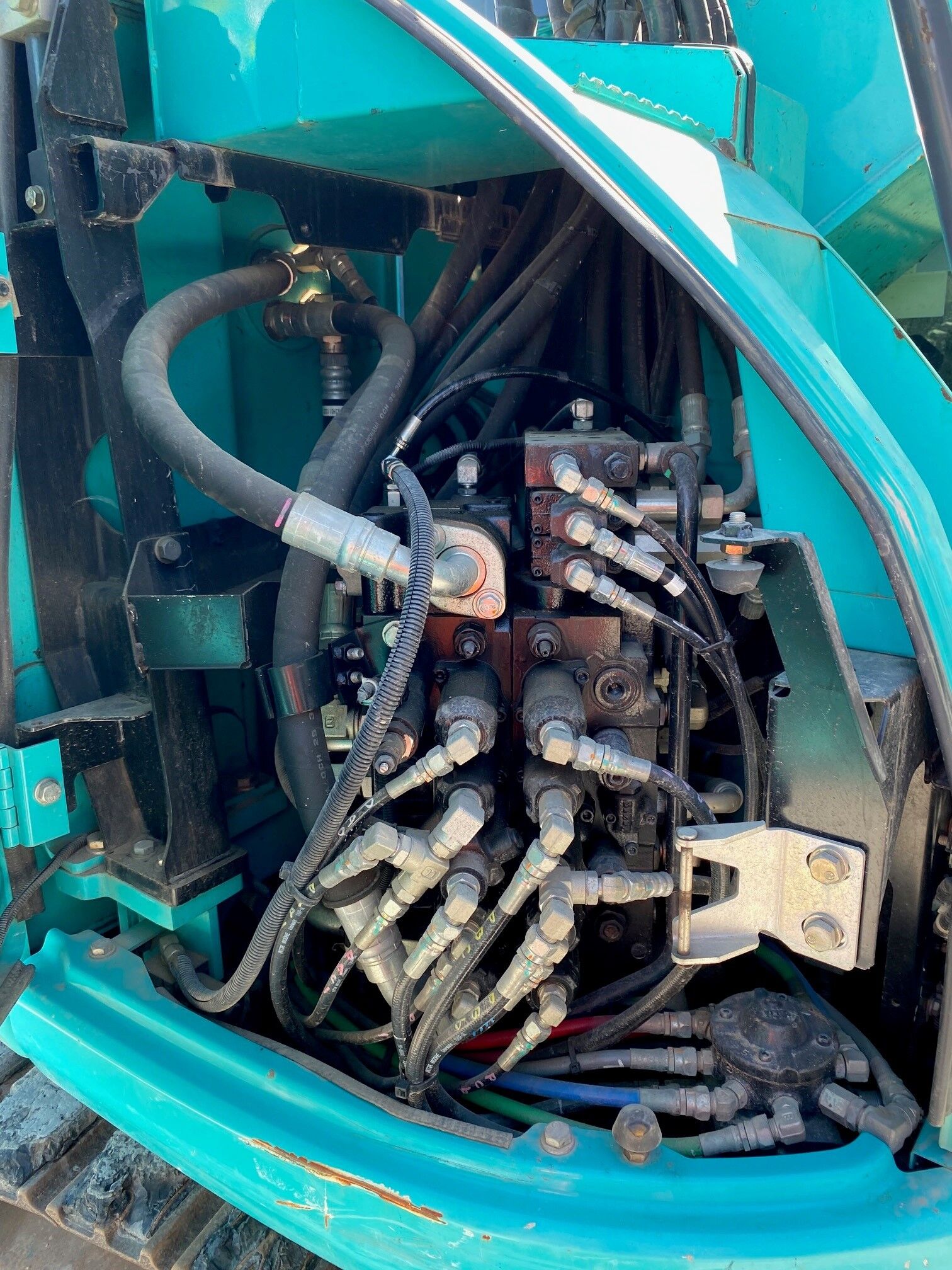 Kobelco SK135SR-3 13.5T Excavator – QLD image 9