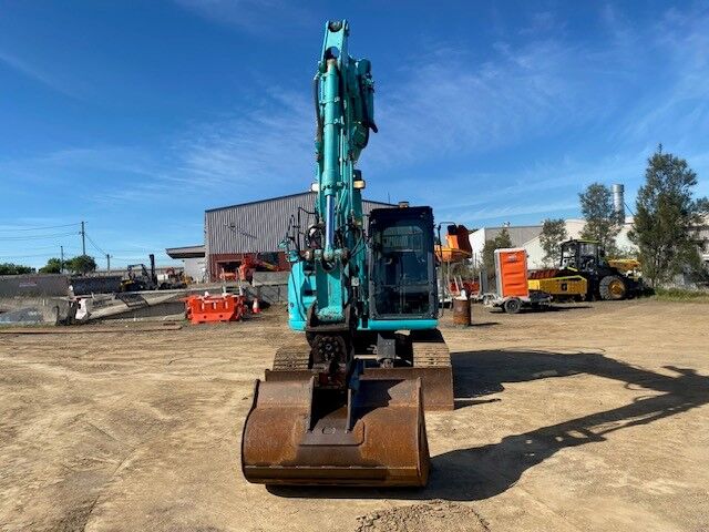 Kobelco SK135SR-3 13.5T Off Set Boom Excavator (Knuckle/Tilt Hitch) image 4