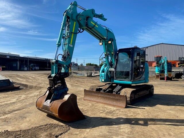 Kobelco SK135SR-3 13.5T Off Set Boom Excavator (Knuckle/Tilt Hitch)