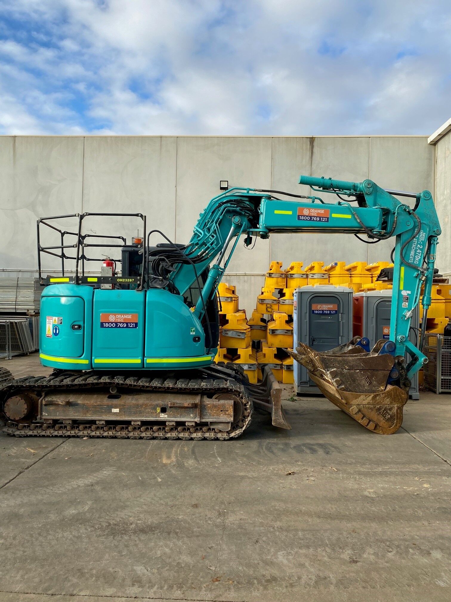 Kobelco SK135SR-3 13.5T Off Set Boom Excavator (Knuckle)
